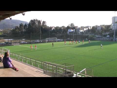 el árbitro manda la barrera hacia delante