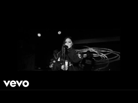 Kiki Rowe - STL (Official Video)