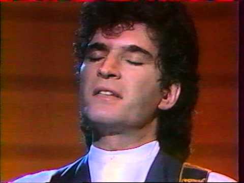 Gino Vannelli & Corinne Sauvage - Hurts to be in love