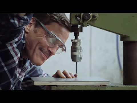 Heute lernen wir Löcher bohren Meme