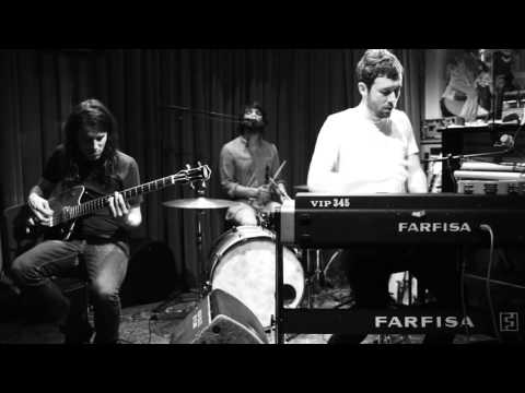 Klaus Johann Grobe: «Schlaufen der Zukunft», live an der Zoo 4-Spur-Session 2015