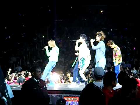 SM Town LA  100904- SHINee - Replay