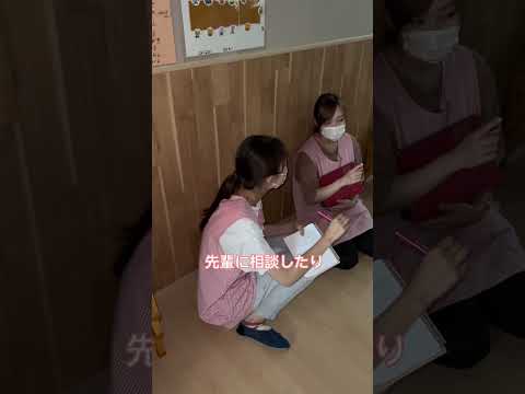 お昼寝中先生は何してるの？#保育園 #保育士