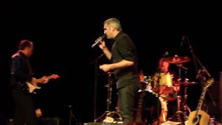 Taylor Hicks - The Maze with tags
