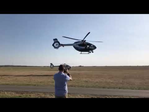 Der neue Hubschrauber H145 in Aktion.