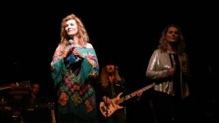 &quot;Sara&quot; by The Lynns - Pattsy &amp; Peggy