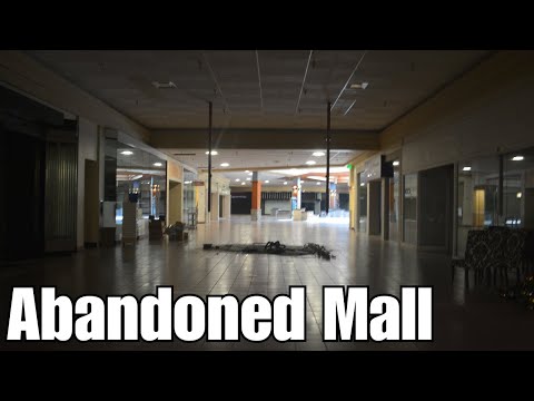 Exploring the Abandoned Everett Mall - Untouched with Power