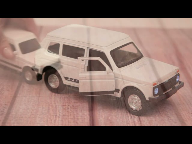 Автомобиль КРУТЫЕ ТАЧКИ инерционный световые звуковые эффекты металлический белый  - видео