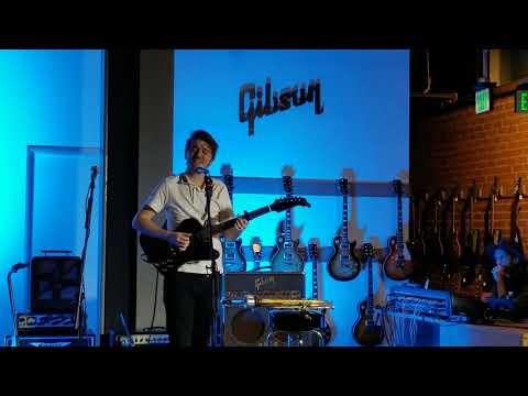 Leo James Conroy live at the Gibson showroom