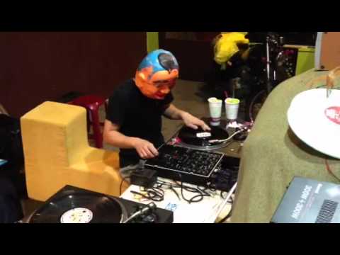 Funny cutting Plz til the end loll..... beats by DJ Symplistik