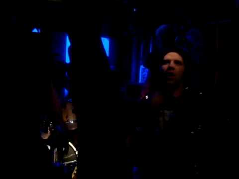 Raised by drunks - Vort'n vis