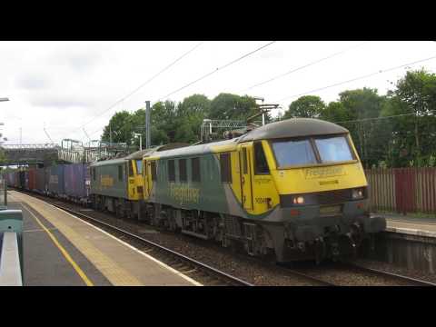 Freightliner 90049 & 90041 - 4M27 Intermodal, Euxton Balshaw Lane 15/06/18.