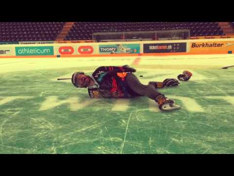 Playoff Final SCB vs. HC Lugano - Simon Moser and assistant Schelker play for the championship title