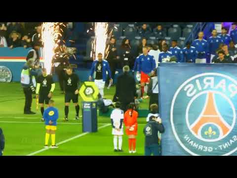 PSG / RC Strasbourg 28.12.2022 : 2-1 (L1 J16) 2/3 : Entrée des équipes