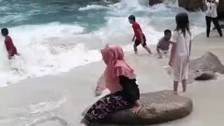 preview picture of video 'Pantai Keren banget !! Patokan Beach Jiko -BolTim'