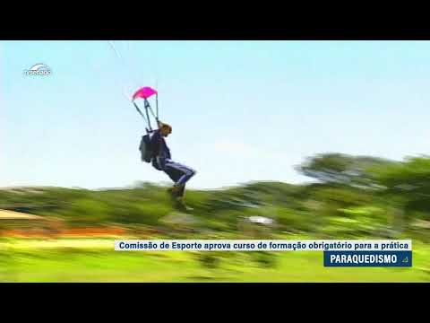 Projeto que prevê curso obrigatório para paraquedistas avança no Senado