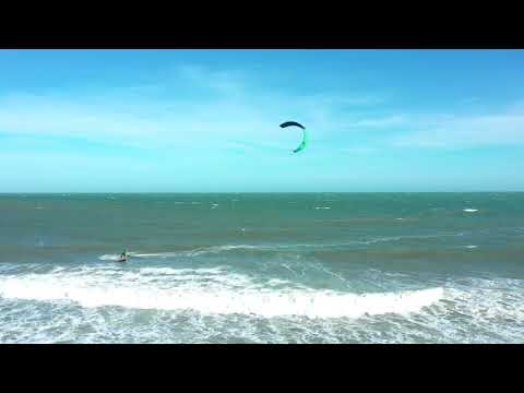 MKS MuiNe Kitesurf School,  Victoria Waves N Vibes