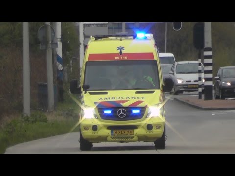 A1, 2x WAS-300 Ambulance 05-115 Enschede naar het Medisch Spectrum Twente