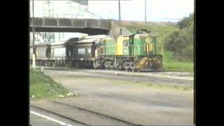 preview picture of video 'Eyre Peninsula Railways_Shunting at Port Lincoln.flv'