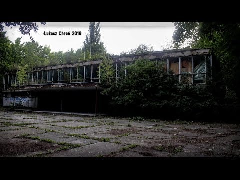 Hel - Opuszczone Kino "Wicher" w Helu, nocą.