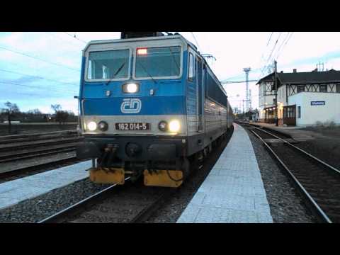 Odjezd vlaku Os 6405 (ČD 162.014) - Všetaty, 27. 12. 2012