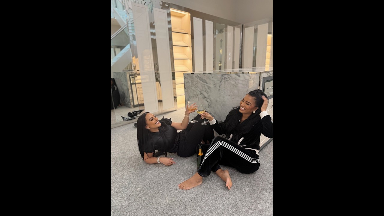 When Delicia & Abigail takes a trip down memory lane in Abigail’s dream closet!