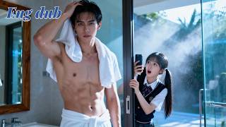 While helping a friend find a boyfriend, she enters a cold prince’s bathroom—he only dotes on her