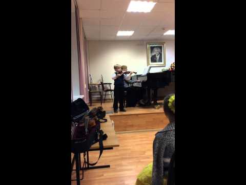 Тимофей, "Майская песня"В. Моцарт. 1 класс, 19.12.2014