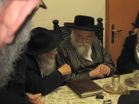 שיעורים כלליים - תדמית הישיבה - תמונות מתוך מסיבה על הוצאת עטרת מרדכי על פורים
