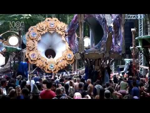 In the Studio: Dirty Saffi - Somewhere in the Twilight