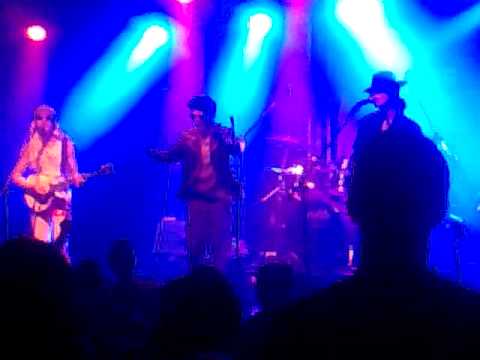 לוס כפרוס | yellow hill - Los Caparos - פורים בבארבי