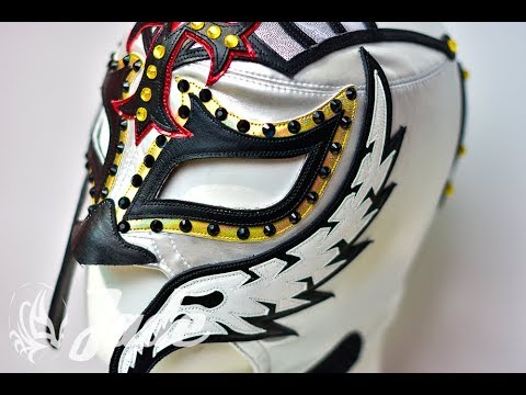 Haciendo la máscara de Rey Mysterio Día de Muertos (Lucha Libre)