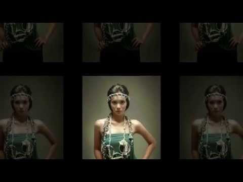 Ajeng Kartika biografi