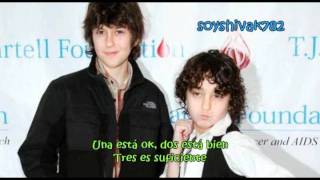 Three is enough - The Naked Brothers Band [Español]
