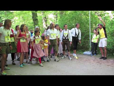 Lederhosn & Dirndllauf beim 4. Münchner Kindl Lauf 2011 im Englischen Garten