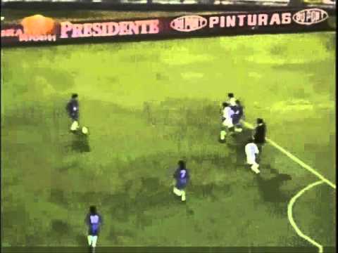 Atajada de Sergio Bernal al atlante 1994