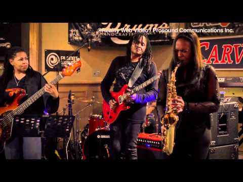 Bass Bash NAMM2012 "Robin Bramlett & Hit Like A Girl" Part1