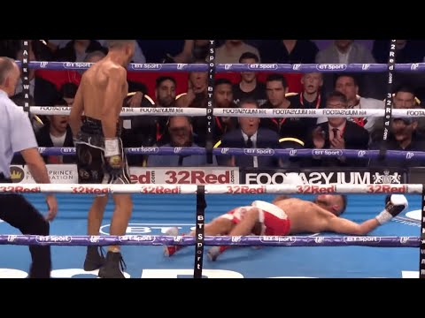 Crazy round! 😳 Fighter MOCKS Sam Maxwell but then gets KO'd in final 10 seconds