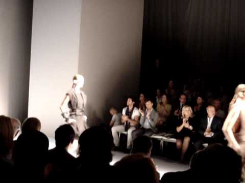 BRIONI FASHION SHOW Spring-Summer 2010
