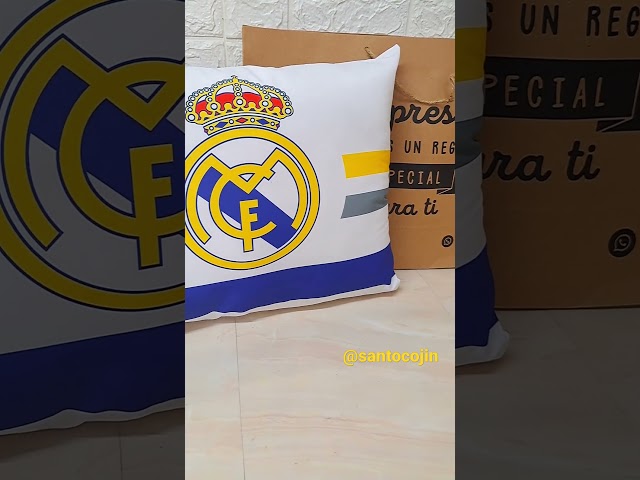Vídeo relacionado con Kembilove Cojín Personalizado HALA Madrid con Caricatura | Almohada con Foto Nombre y Dorsal | Regalo Original para Aficionados del Real Madrid | Detalle Futbolero Decorativo (Osasuna)