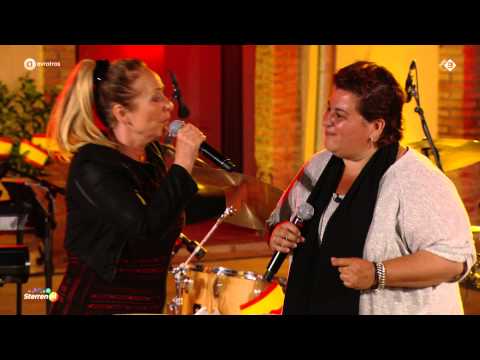 Angela Groothuizen en Barbara Straathof - Holiday in Spain - De Zomer Voorbij 2015