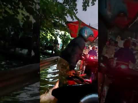 Banjir lagi Banjir sepaha dewasa diatas aja 50 cm semua mogok dorong yo Dorong