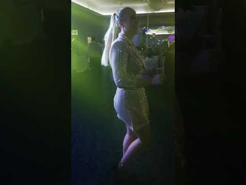 Elena Petcu - Un trandafir creste la firida mea (Revelion 2019)