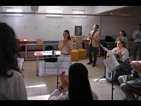 Aybüke: Öğretmen Oldum Ben!'in setine aile ziyareti