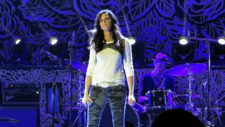 Little Big Town &quot;Your Side Of The Bed&quot; Live from Susquehanna Bank Center