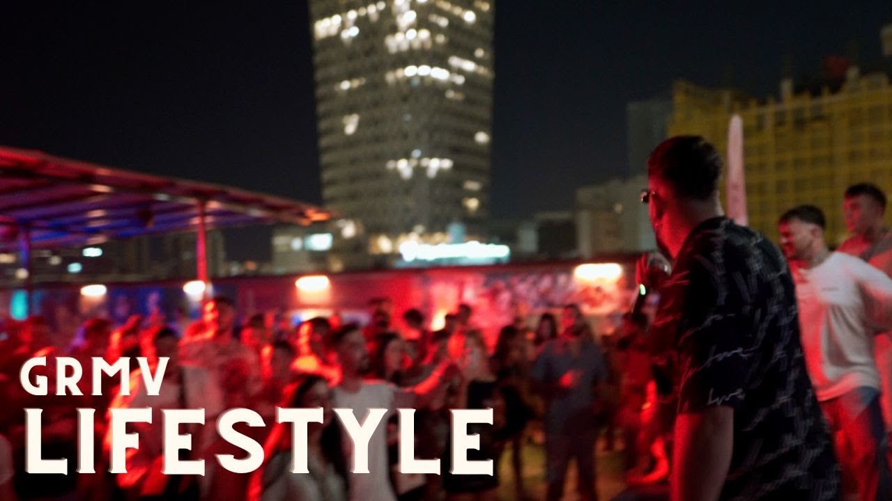 Песня лайфстайл. Who are you песня. Snap! world in my hands. Killa vanilla. Sky balla.