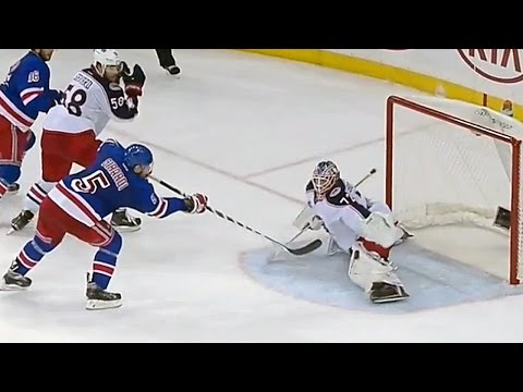 Bobrovsky makes outstanding pad save on Girardi