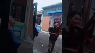 Download lagu Pengamen kreatif sidoarjo (dagelan) Lucu-Yale yale,sego pecel iwak lele.... mp3 Download lagu Pengamen kreatif sidoarjo (dagelan) Lucu-Yale yale,sego pecel iwak lele.... mp3