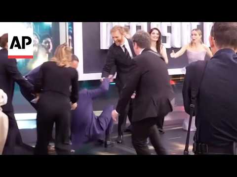 David Koepp falls at the London premiere of 'Disclosure Day'