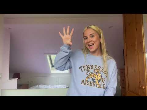 I’m walking on sunshine - Katrina and the waves - Makaton sign-a-long with Rebecca